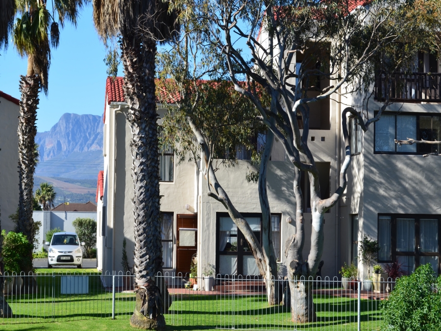 1 Bedroom Property for Sale in Greenways Golf Estate Western Cape